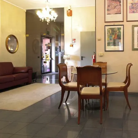 Rose&crown 3* קורג'ו