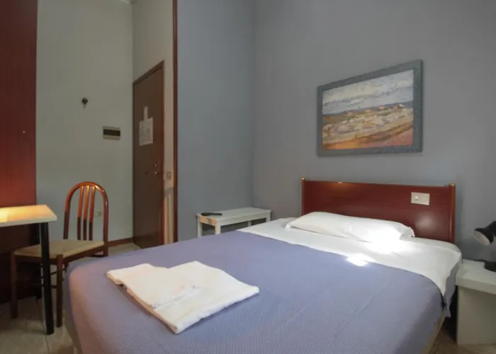 Rose&crown מלון קורג'ו