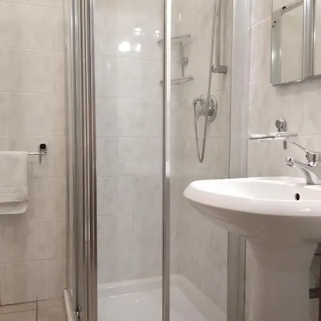 Rose&crown Hotell