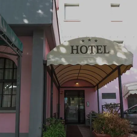 Rose&crown Hotel