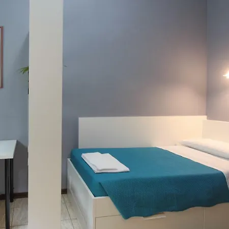 Rose&crown ホテル コッレッジョ